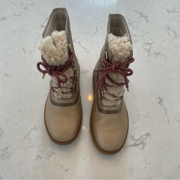 Sorel Joan of Arctic Next Lite Lux Shearling Boot in Gold Fungi Size 7 ✨ - Picture 9 of 11
